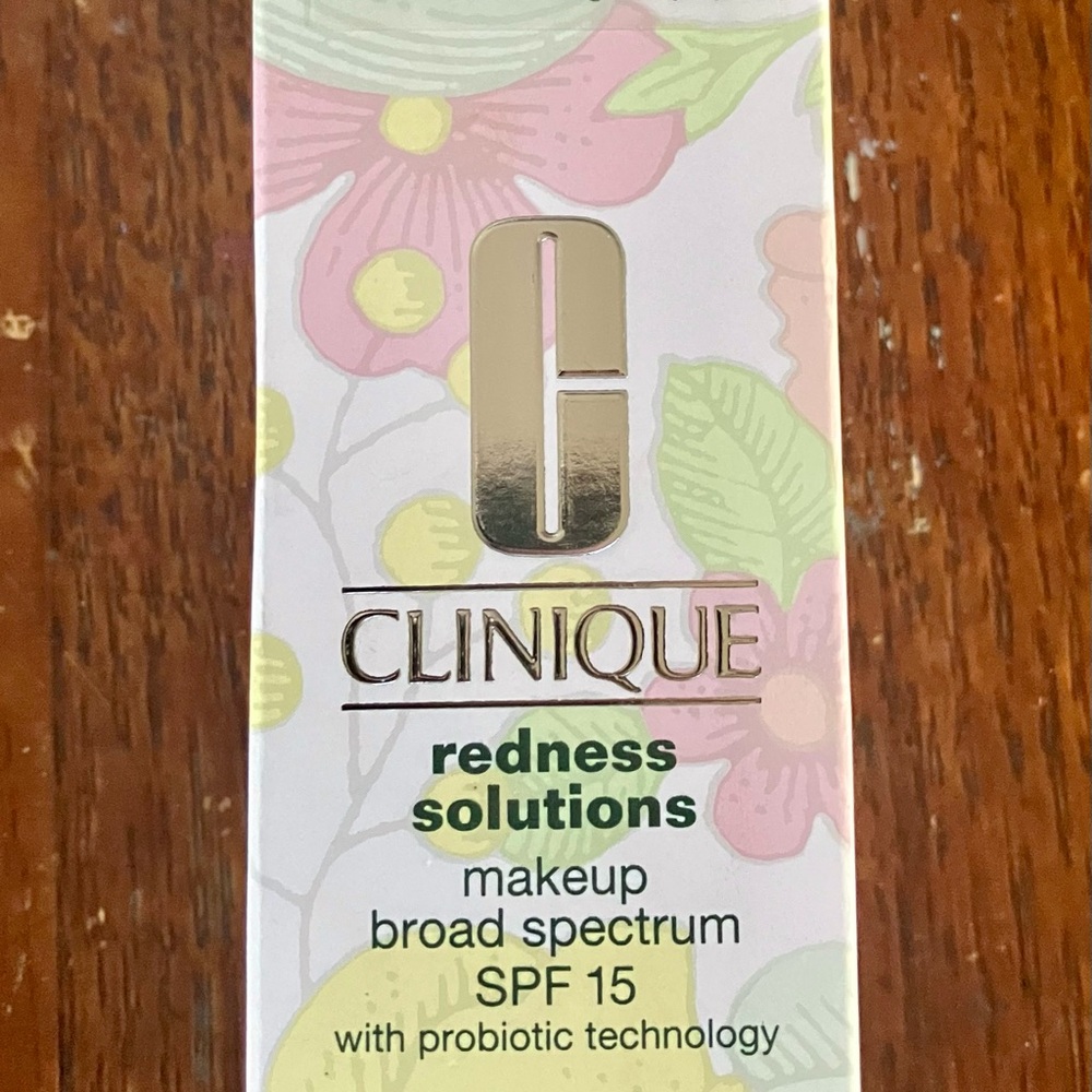 Clinique Redness Solutions Makeup - Broad Spectrum SPF 15